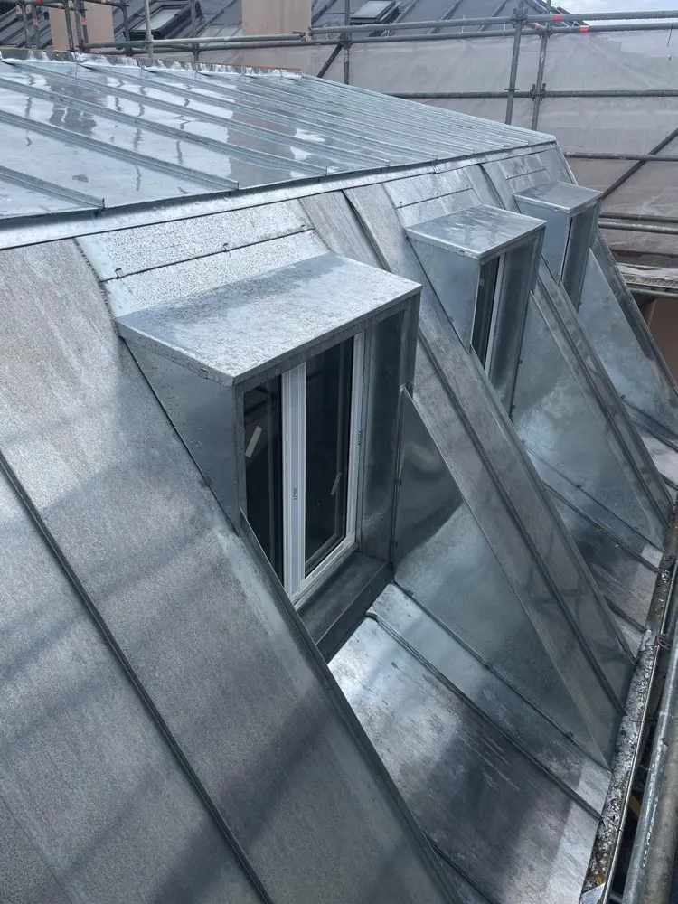 Couvreur Saint-Cloud 92210 – Création charpente et toiture zinc